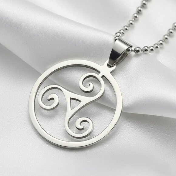 Source Unknown Jewelry - Silver Stainless Steel Triskelion Celtic Spiral Fashion Necklace Unisex NWOT